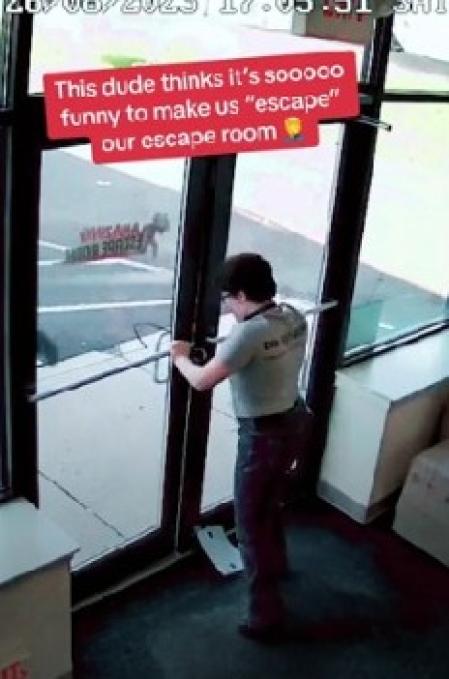 Un hombre encierra a los trabajadores de un 'Escape room'