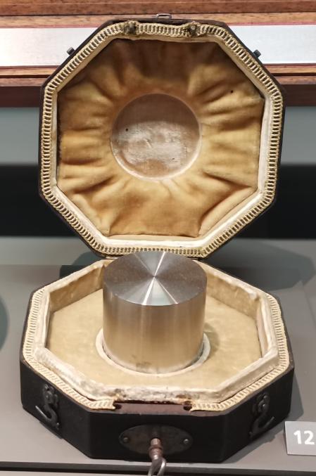 Modelo de 1 Kg en platino, de 1799.