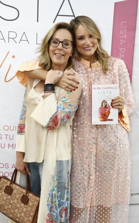 Rocío Carrasco no quiso perderse la presentación del nuevo libro de su amiga.