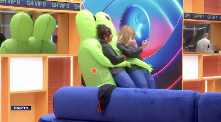Belén Rodríguez hace una peineta a Carmen Alcayde en 'GH VIP'