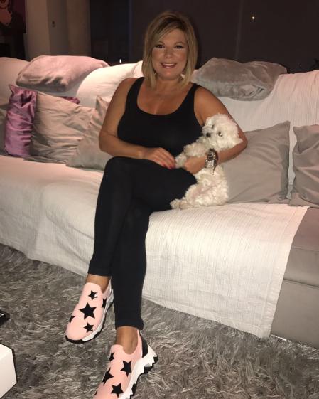 Terelu Campos junto a su perra, Lula