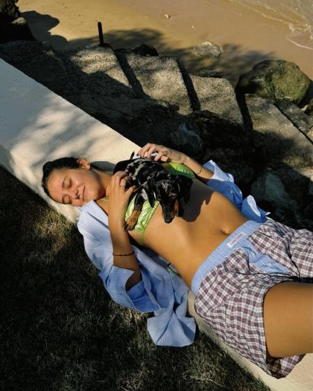 Detalle del look con calzoncillos de Victoria Federica