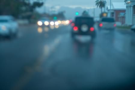 Activar las luces de cruce ayuda a ver mejor y también ser mejor vistos&nbsp;