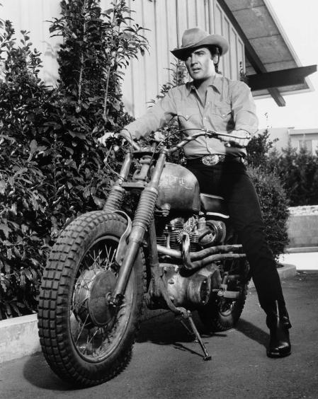 La afición por las dos ruedas y la relación de Elvis Presley con Triumph Motorcycles es sobradamente conocida
