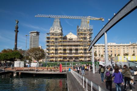 A la planta baixa hi haurà el centre de divulgació, la botiga i el bar