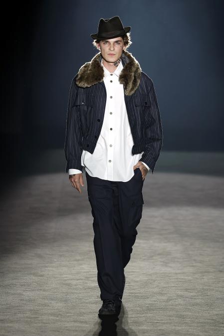 Renovación del traje y los patrones convencionales en la pasarela de Paolo Leduc