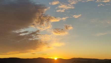El amanecer del castillo de Cardona.