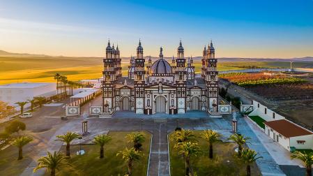 Imagen de la Iglesia de la Orden de los Carmelitas de la Santa Faz en El Palmar de Troya (Sevilla)