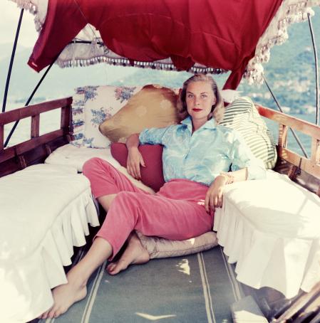 'Lilí Livi' (1955), hija de la enigmática Madame Cmilo Livi, posa para el fotógrafo en el Lago de Como