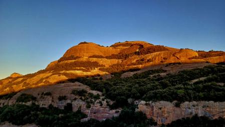 Puesta de sol en Sant Llorenç del Munt y el Montcau.