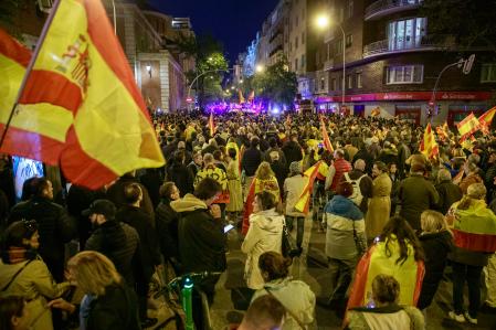 Calle Ferraz Psoe Pedro Sanchez contra amnistía.