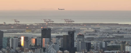 La sierra de Tramuntana de Mallorca vista desde Collserola, en Barcelona.