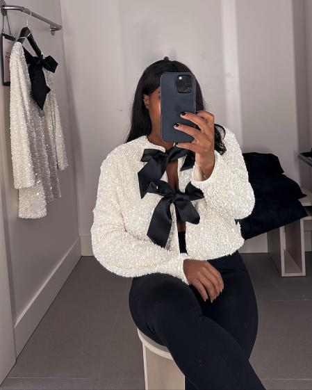 Una usuaria de Instagram comparte una imagen de su look con la chaqueta de H&M