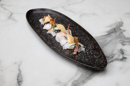 Los chefs Xavi Gómez y Dídac Closa comparten la responsabilidad al frente de la cocina.