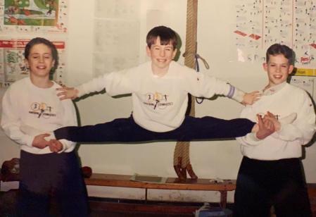David Holmes, de niño, cuando era un destacado gimnasta