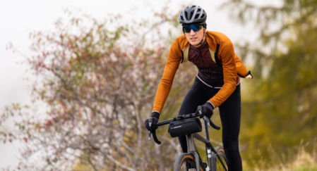 El gravel exige material cómodo y de altas prestaciones.