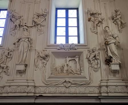 San Lorenzo entrega sus posesiones a los pobres.