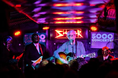 Concierto de Nick Lowe en la sala Sidecar, que celebraba las 5.000 actuaciones