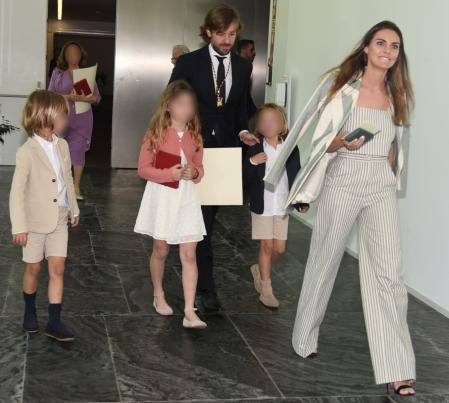 Amaia Salamanca y sus tres hijos acompañaron orgullosos a Rosauro Varo, galardonado con una de las Medallas de Andalucía el pasado mes de mayo.