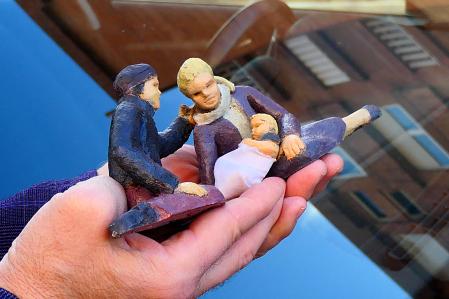 Enric Benavent-Vallès con su pesebre social