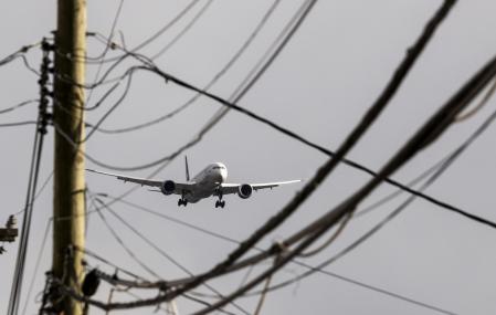 El Boing de Virgin se aproxima al aeropuerto JFK de Nueva York para completar un vuelo de poco más de 7 horas de duración