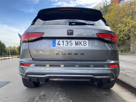 Sin escapes dobles como el VZ, el difusor trasero se integra elegantemente en la carrocería 