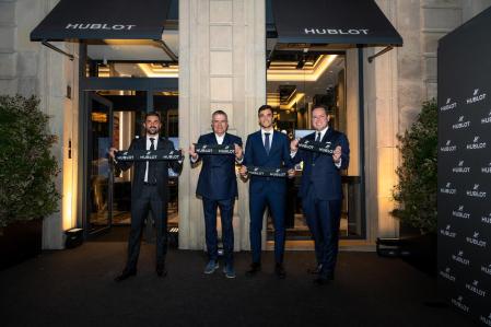 Ricardo Guadalupe cortó la cinta inaugural junto a David Villa, Ale Galan y Jordi Rabat