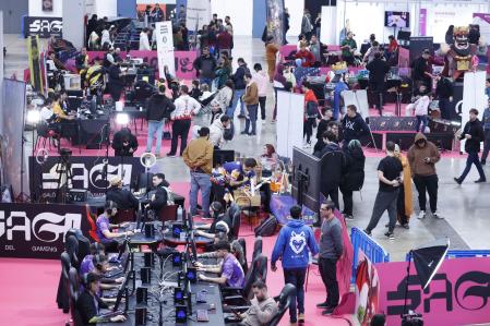 Fotografía de la primera edición del salón 'gaming' SAGA en La Farga de l'Hospitalet de Llobregat