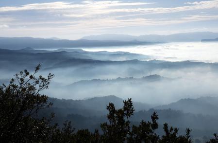 Mar de niebla divisado desde Bellmunt.