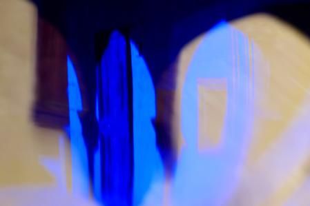 Difuminado azul en la arquitectura del monasterio de Pedralbes.