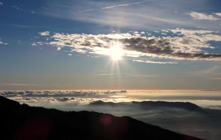 Vista de la niebla desde el Turó de l'Home.