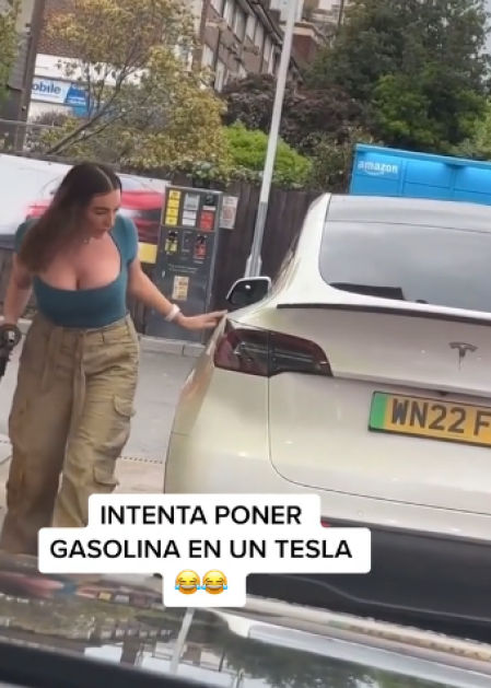 La joven no sabe cómo actuar