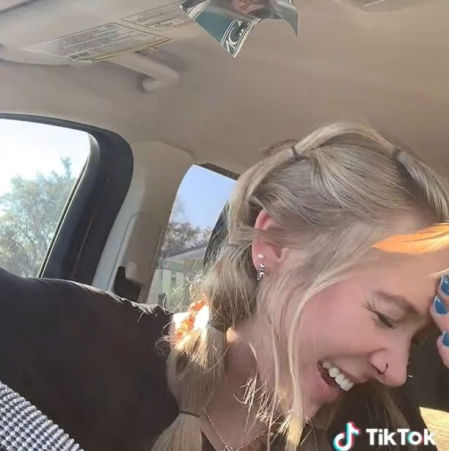 No se puede contener la risa al contarlo