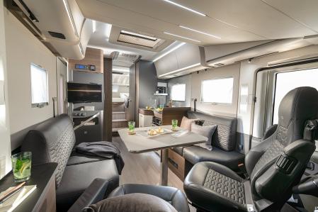 El equipamiento interior de la Sonic Supreme 700 DC es muy completo 