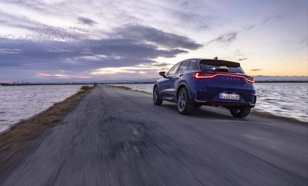 Está disponible en nueve colores de carrocería, siete tapicerías y tres diseños de llantas, de 17 y 18 pulgadas&nbsp;