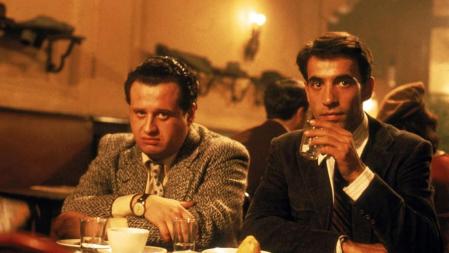 Juan Echanove e Imanol Arias, en una escena de 'Tiempo de silencio' (1986), película de Vicente Aranda