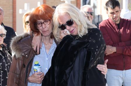 Barbara Rey, en el entierro de su hermano Salvador