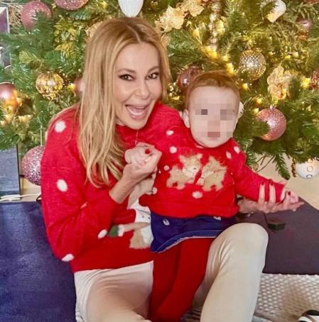 Ana Obregón celebrando la Navidad junto a Ana Sandra