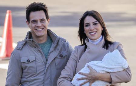 La periodista Patricia Pardo y el presentador Christian Galvez durante la presentacion ante los medios de su hijo Luca Galvez en Madrid.  24 de Diciembre del 2023