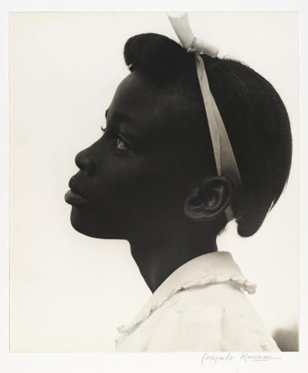 Muchacha de perfil, 1948, de Consuelo Kanaga