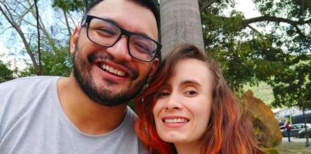 Danny tiene 32 años y Luz, 30. Se conocieron en el metro