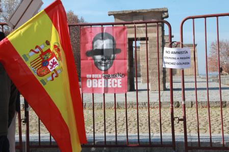 El presidente del PP, Alberto Núñez Feijóo; la presidenta de la Comunidad de Madrid, Isabel Díaz Ayuso, y la secretaria general del partido, Cuca Gamarra, entre otros dirigentes, asisten al acto organizado por el Partido Popular en defensa de la Constitución y de la igualdad y en contra de la amnistia, este domingo en el Parque del Templo de Debod, en Madrid. Foto Emilia Gutierrez 3/12/2023