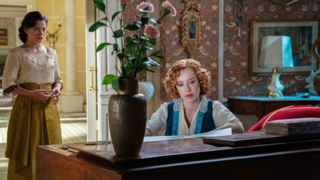 Leonor se siente traicionada por Curro y Martina