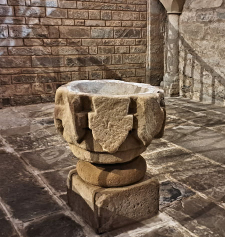 La cripta románica de Oristà.