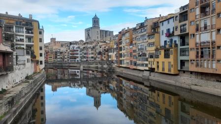 Reflejos en el río Onyar de Girona.