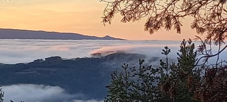 Mares de niebla vistos desde Sant Bartomeu del Grau.