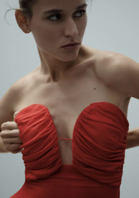 Vestido de alfombra roja de Mango