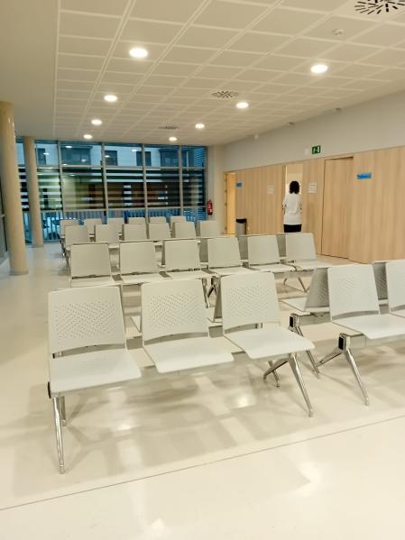 El centro está sin pacientes y apenas personal