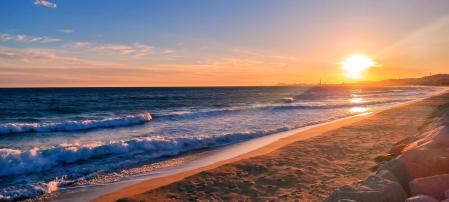 Puesta de sol vista desde la playa de El Masnou.