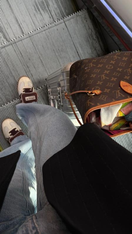 Victoria Federica con las Adidas Wales Bonner para viajar